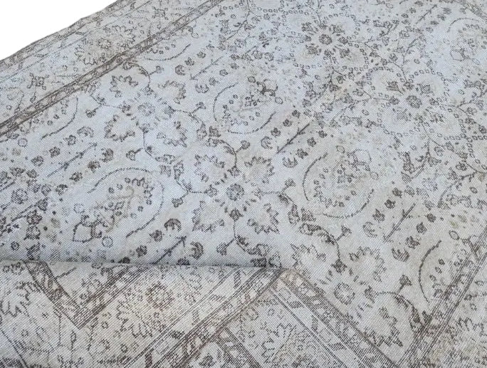 Coraline Vintage Turkish Rug - 5.6' x 9.25'