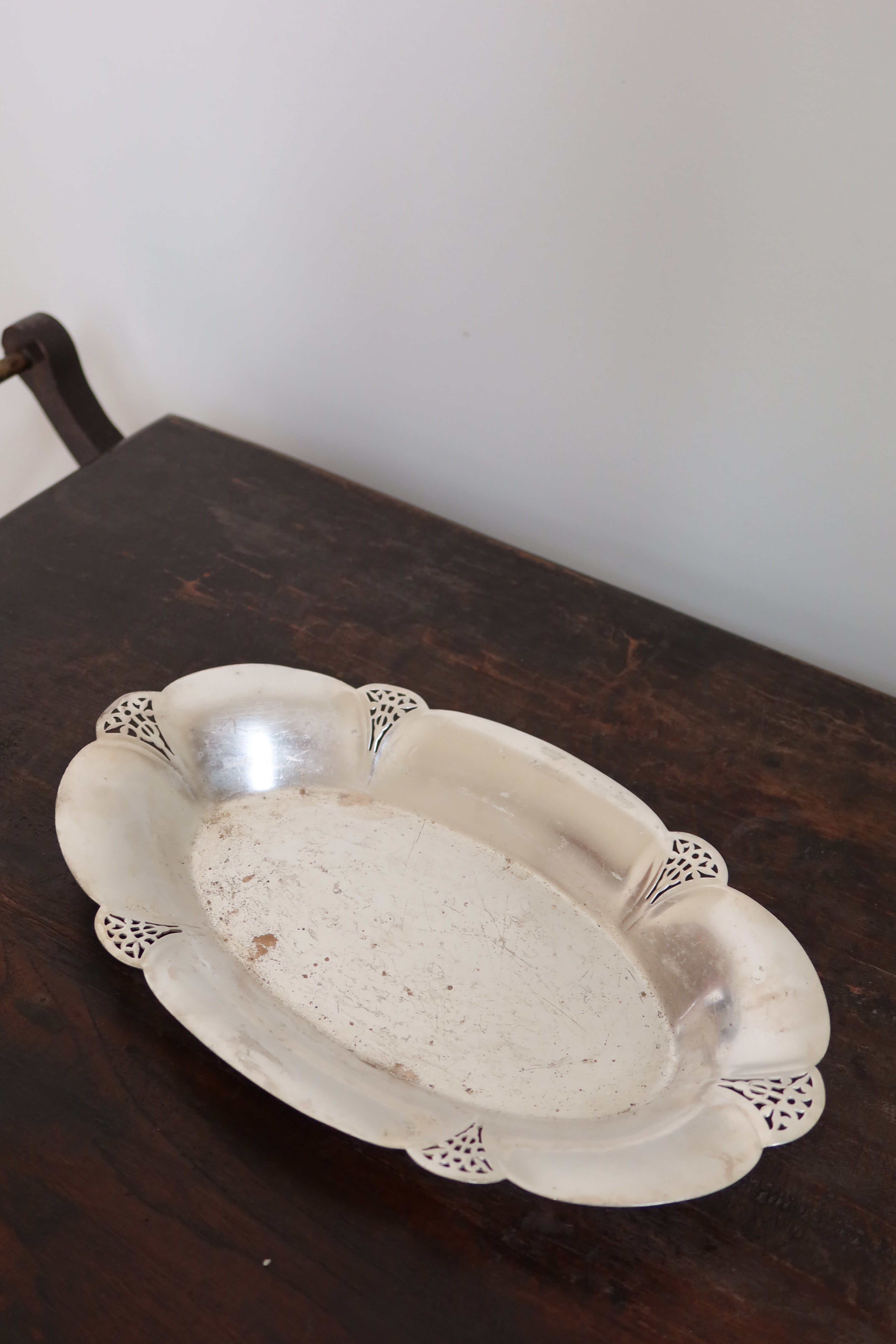 William Rogers scalloped bread plate (1825-1841)