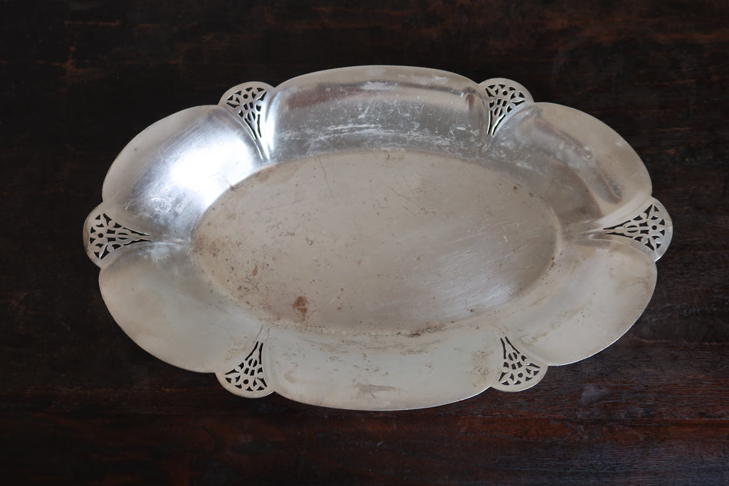 William Rogers scalloped bread plate (1825-1841)