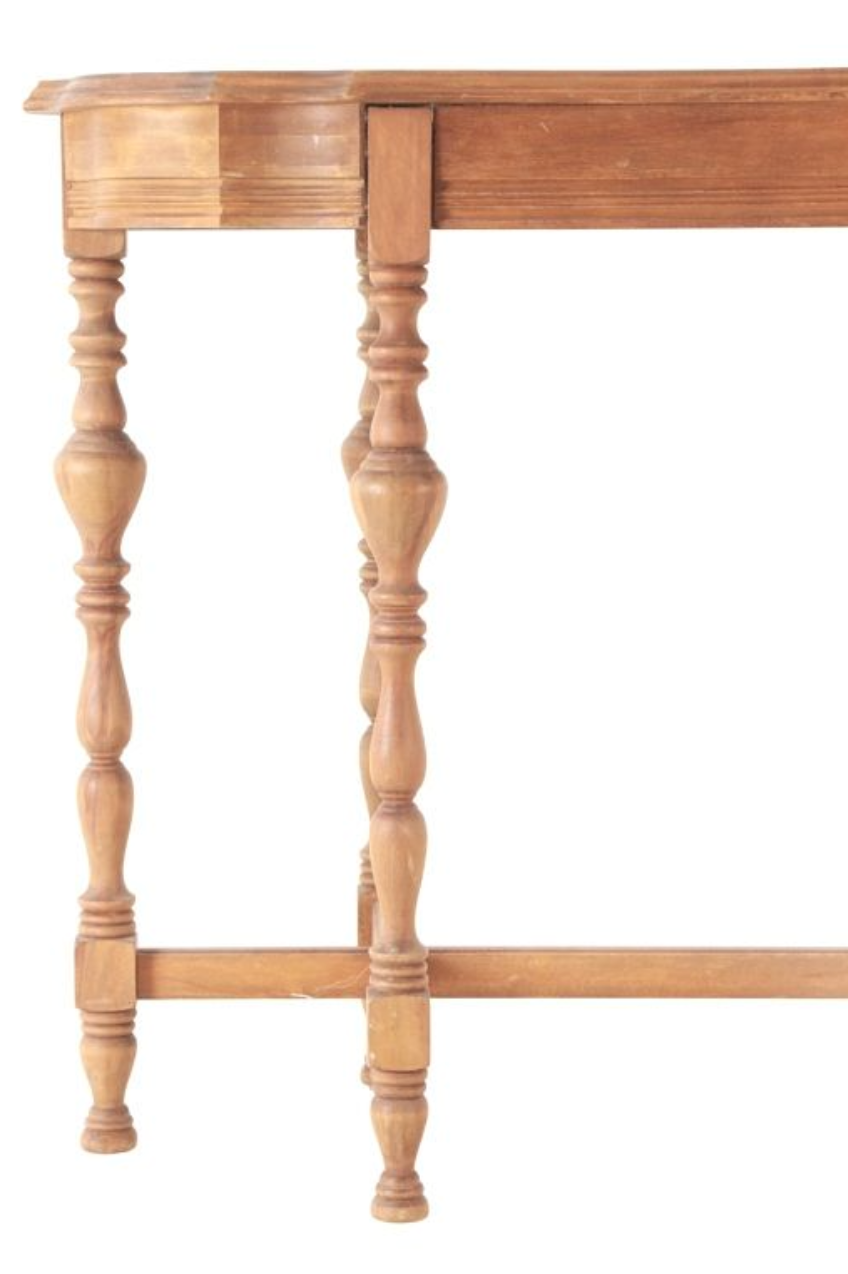 Heirloom Mae Console