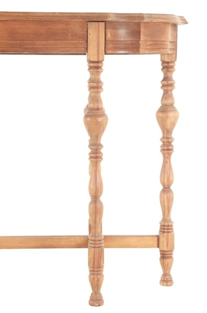 Heirloom Mae Console