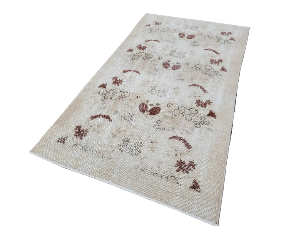 Emmeline Vintage Rug with Burgundy - 6'6" x 3'8.5"