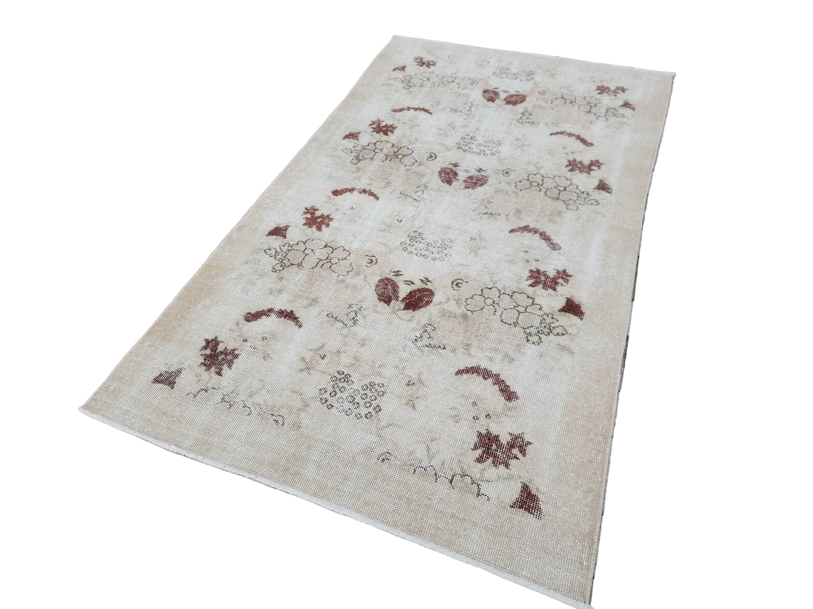 Emmeline Vintage Rug with Burgundy - 6'6" x 3'8.5"