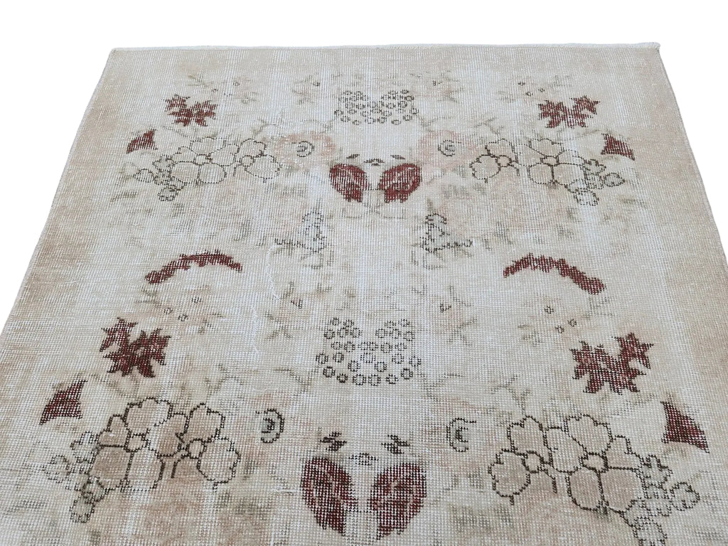 Emmeline Vintage Rug with Burgundy - 6'6" x 3'8.5"