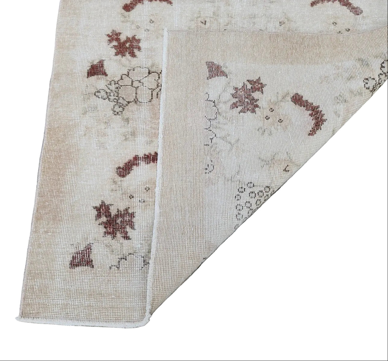 Emmeline Vintage Rug with Burgundy - 6'6" x 3'8.5"