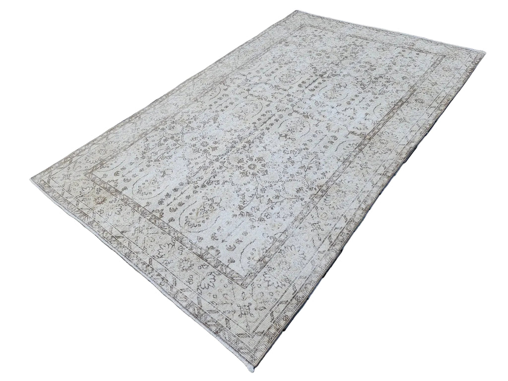 Coraline Vintage Turkish Rug - 5.6' x 9.25'