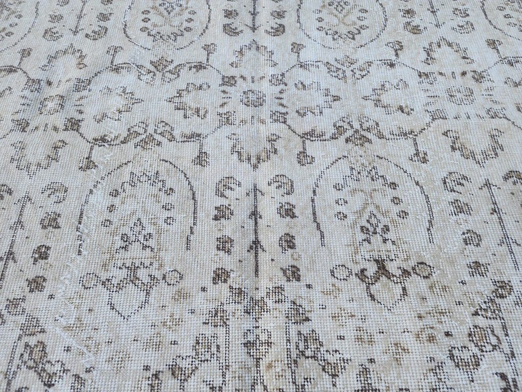 Coraline Vintage Turkish Rug - 5.6' x 9.25'