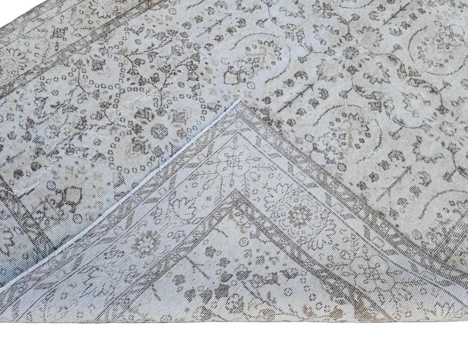 Coraline Vintage Turkish Rug - 5.6' x 9.25'