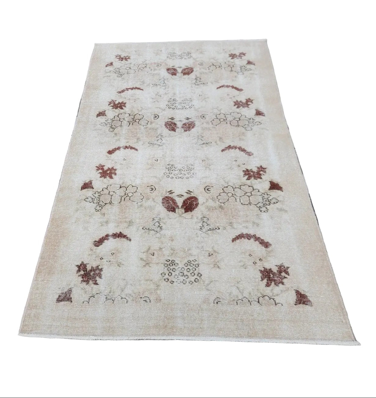 Emmeline Vintage Rug with Burgundy - 6'6" x 3'8.5"